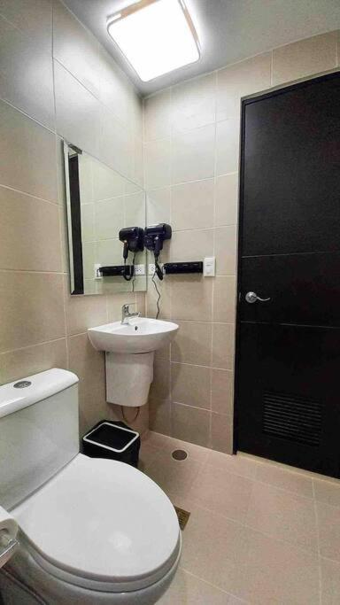 1Br With Extra Room At One Regis- Megaworld Баколод Екстер'єр фото